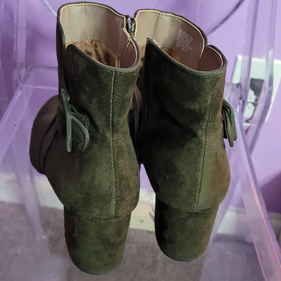 White Mountain booties - Picture 4 of 6